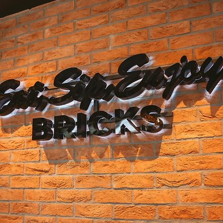 26Bricks Luxury Suites Oradea Exteriör bild