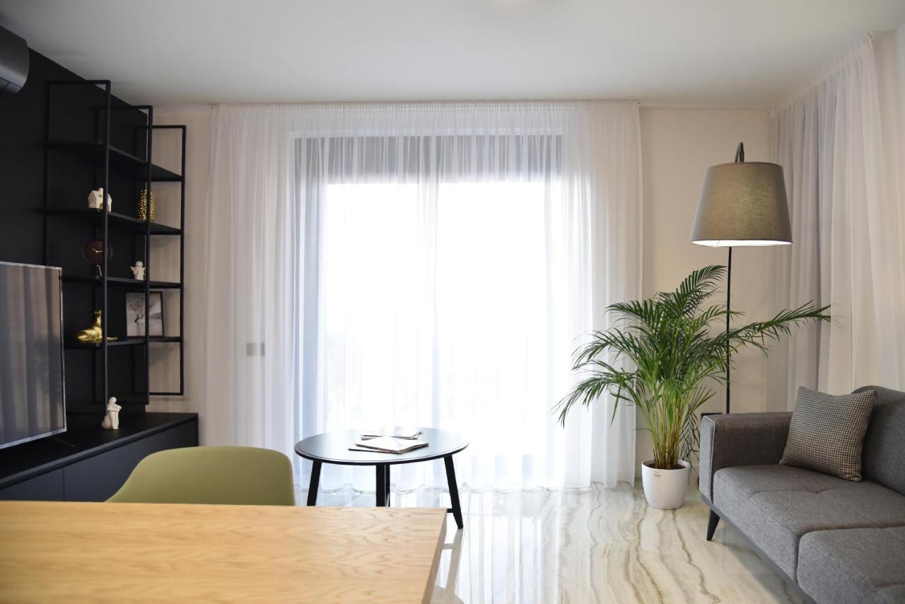 26Bricks Luxury Suites Oradea Exteriör bild