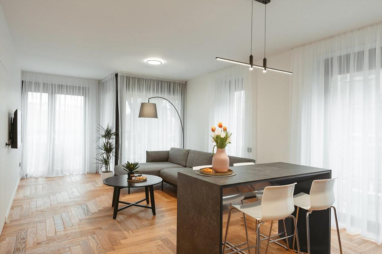 26Bricks Luxury Suites Oradea Exteriör bild