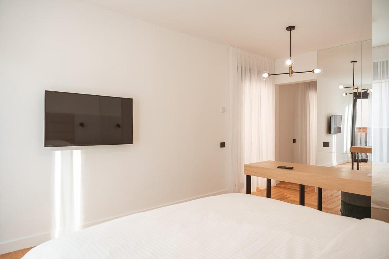 26Bricks Luxury Suites Oradea Exteriör bild
