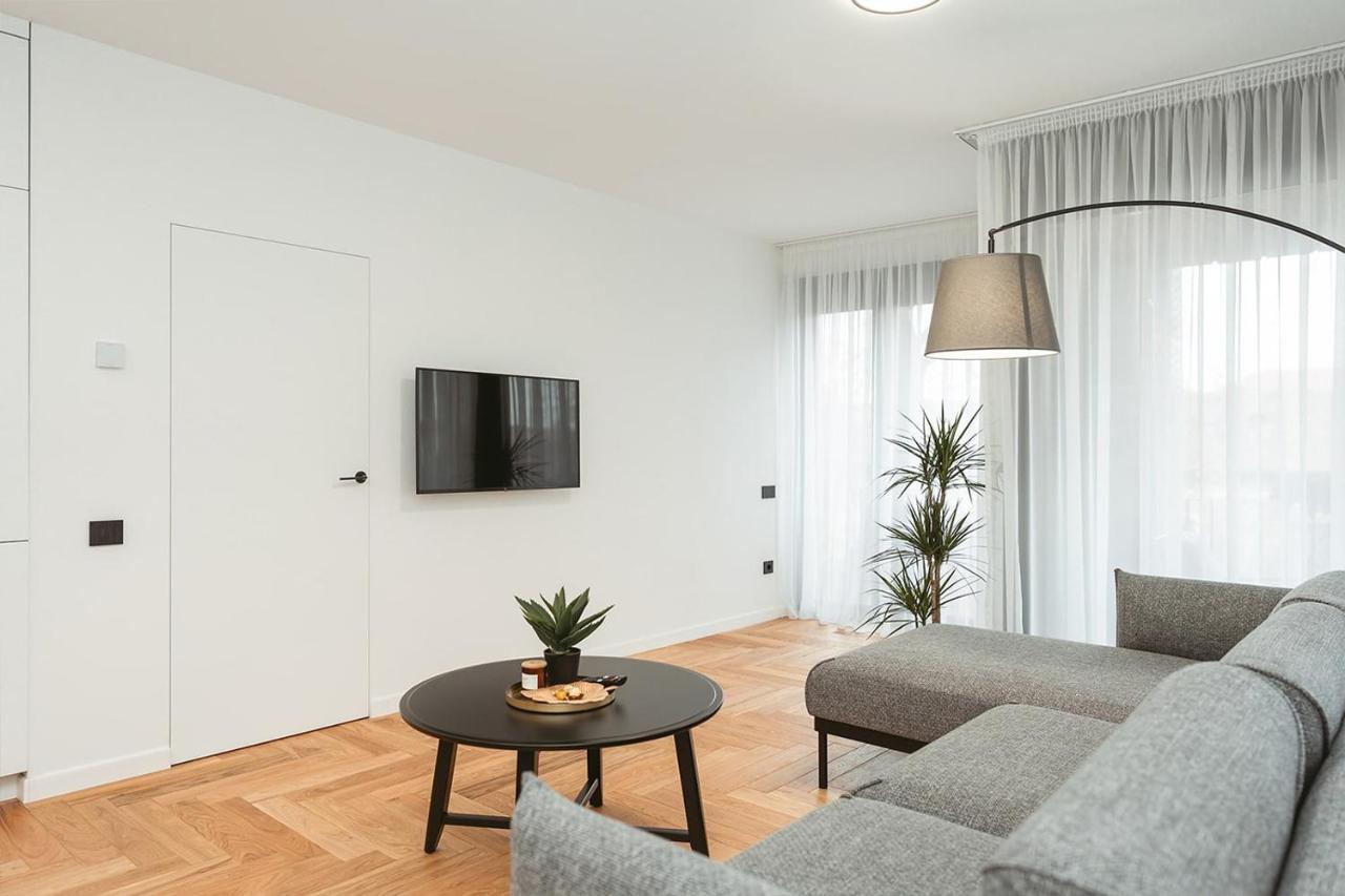 26Bricks Luxury Suites Oradea Exteriör bild