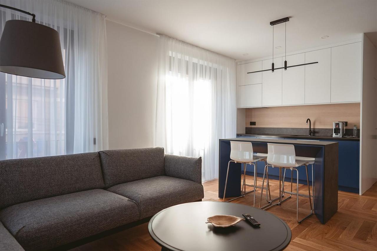 26Bricks Luxury Suites Oradea Exteriör bild