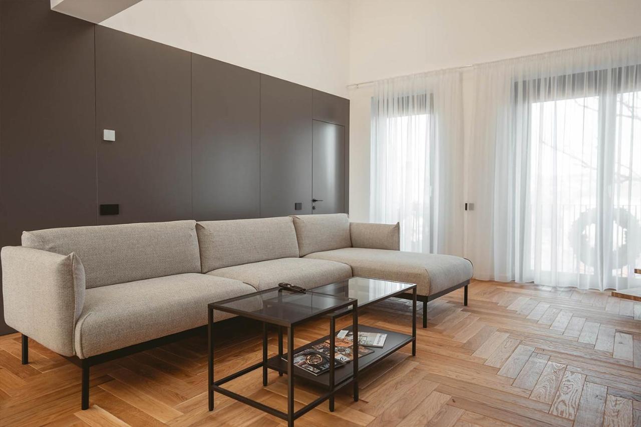 26Bricks Luxury Suites Oradea Exteriör bild