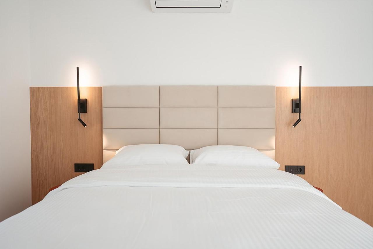 26Bricks Luxury Suites Oradea Exteriör bild
