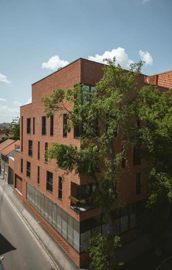 26Bricks Luxury Suites Oradea Exteriör bild